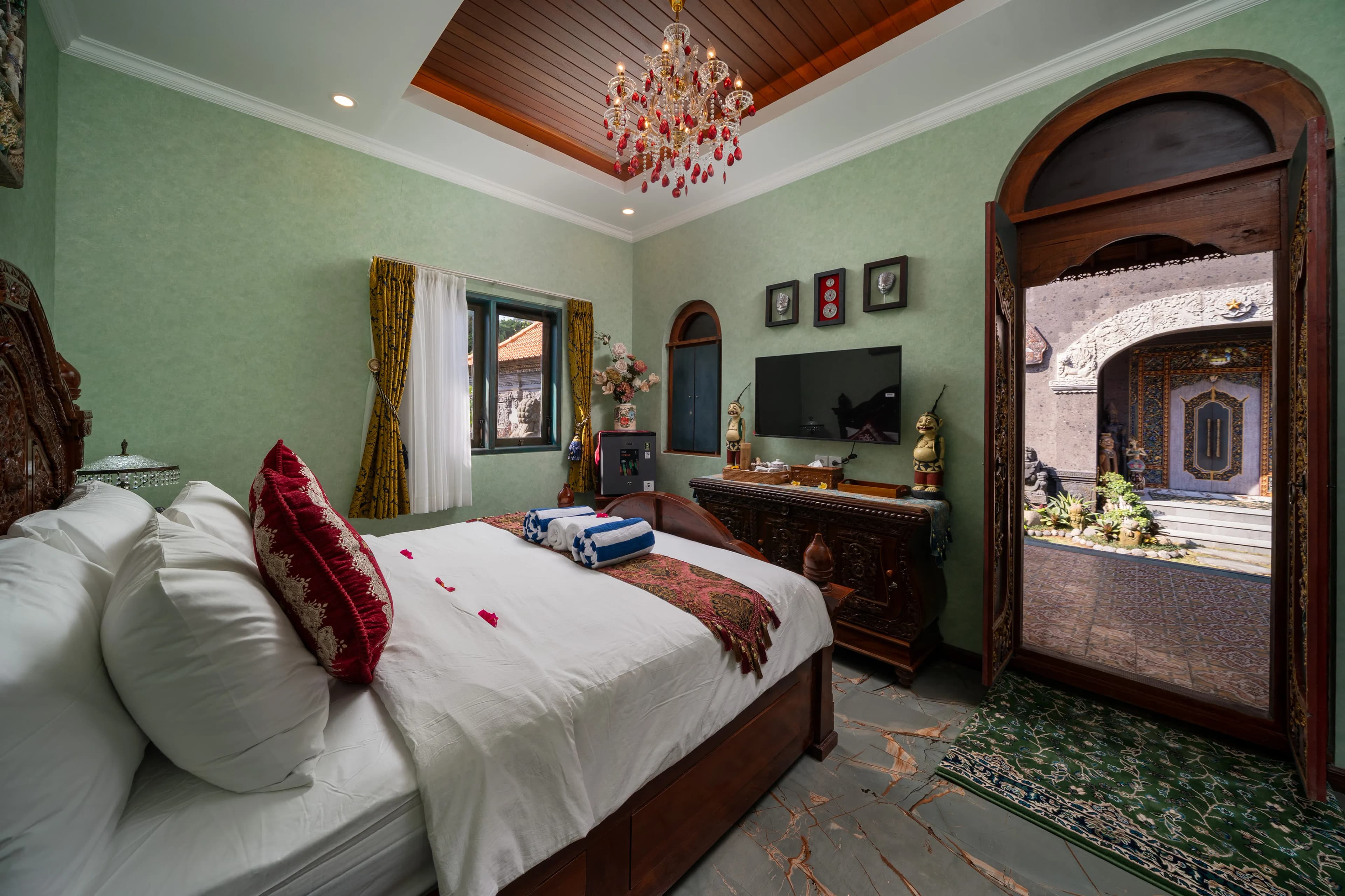 Deluxe King Suite